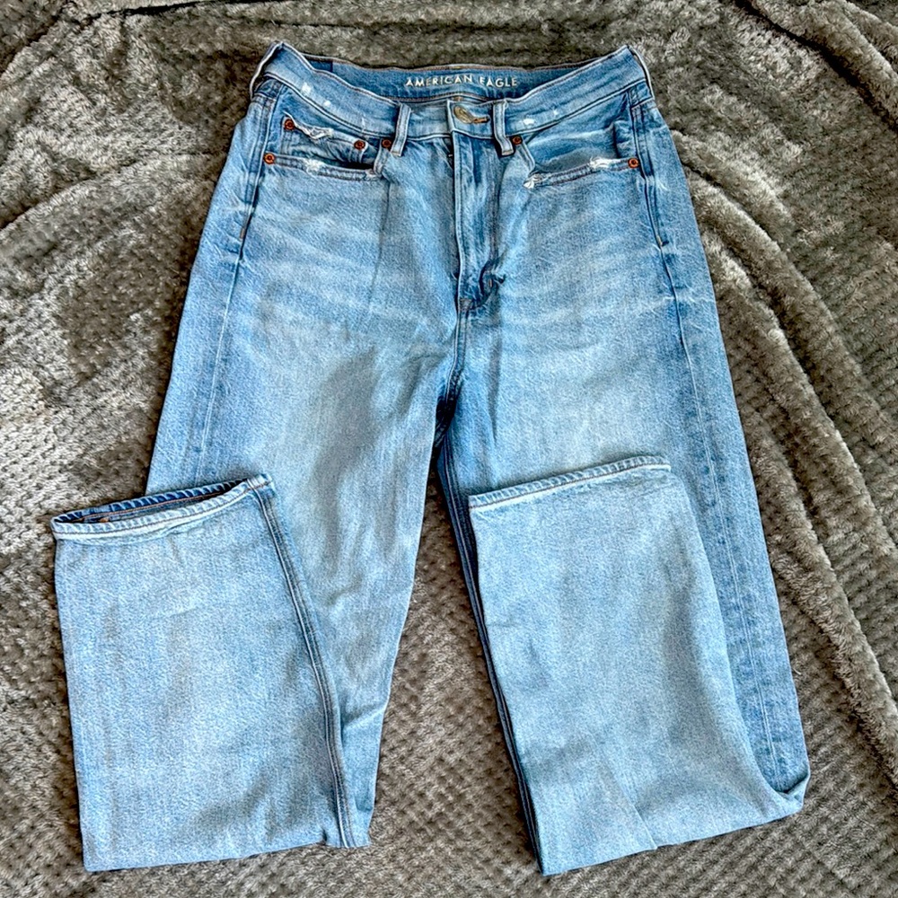American Eagle Light Blue Jeans Baggy Jean Women’s  Size 6